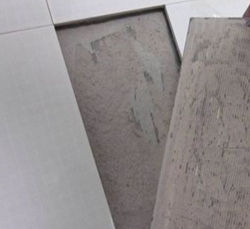 绍兴瓷砖空鼓维修公司分享瓷砖铺贴时如果打浆（即涂抹在瓷砖背面和基层上的砂浆或瓷砖胶）过少，会带来以下问题